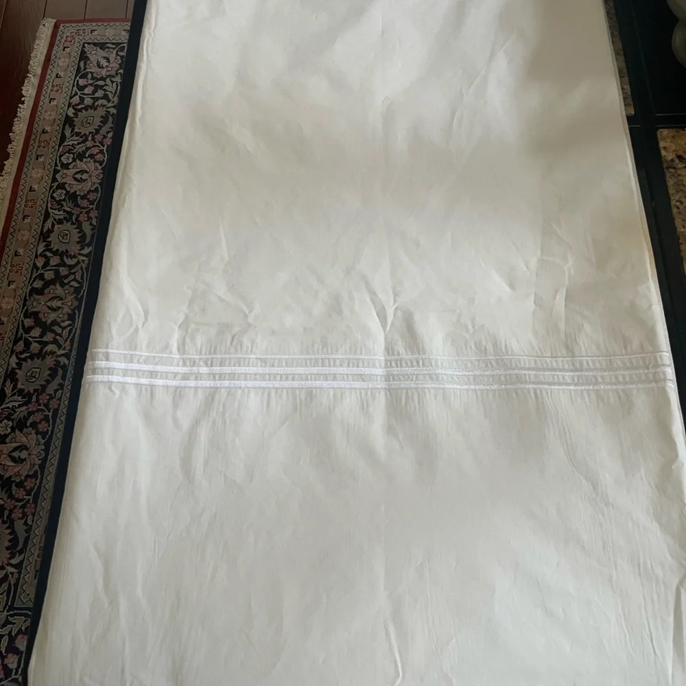 Elegant 3 Striped Embroidered bedding top Size 73 by 86 inches